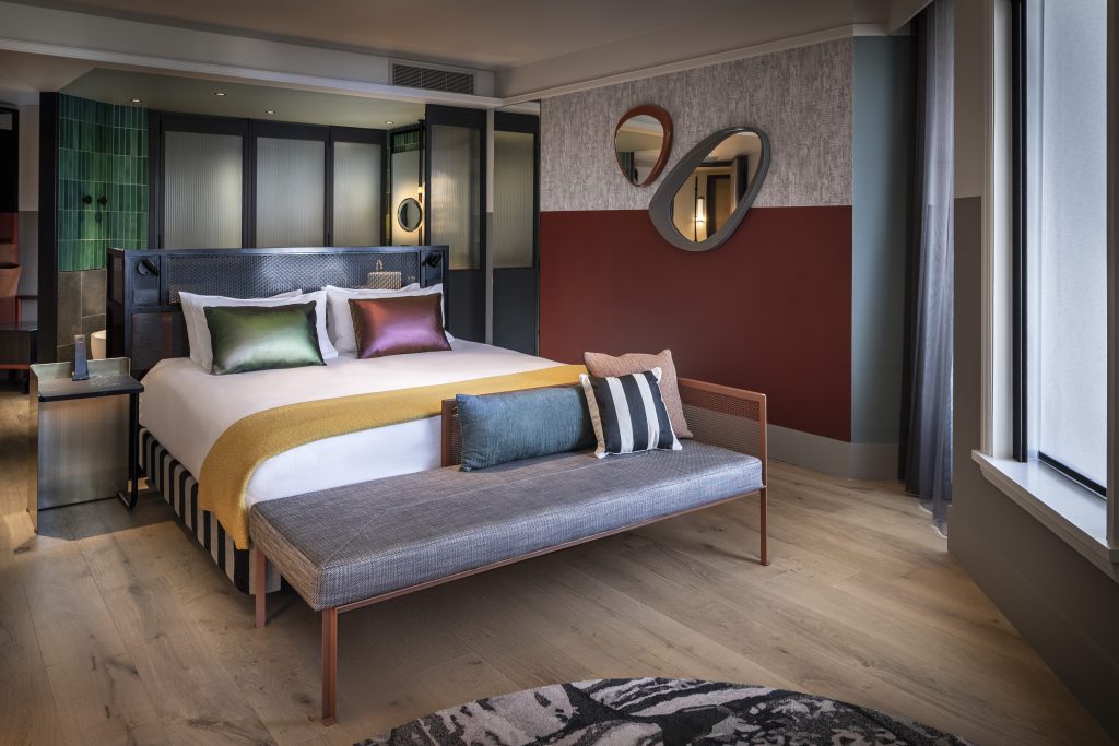 QT Auckland Hotel Hub