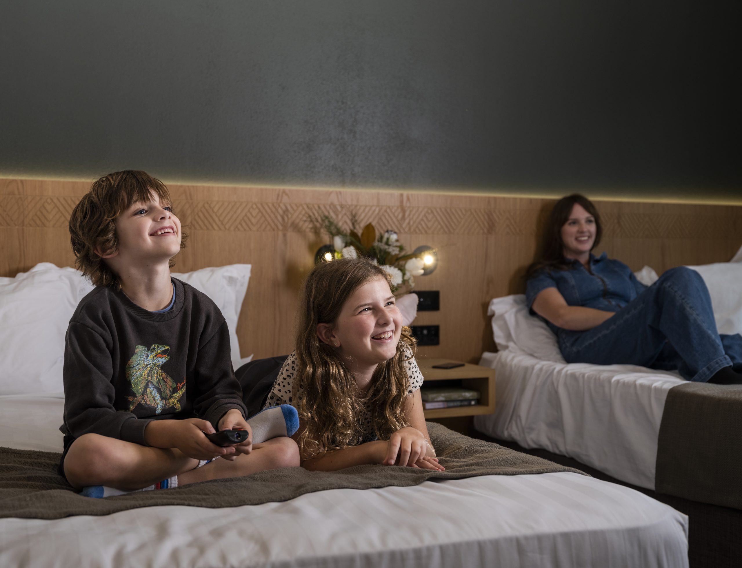Hero slide 4: Kids Stay & Eat Free + a further 10%* off stays for members.