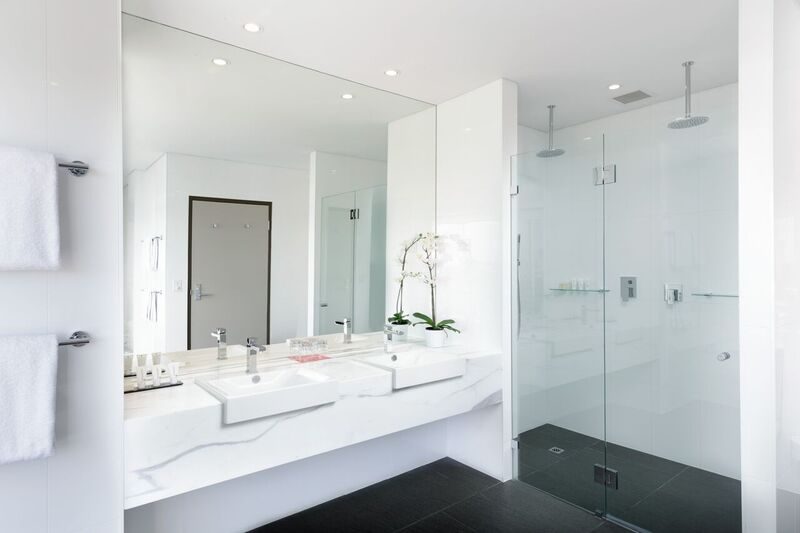 Rooms & Suites - Gallery image 2
