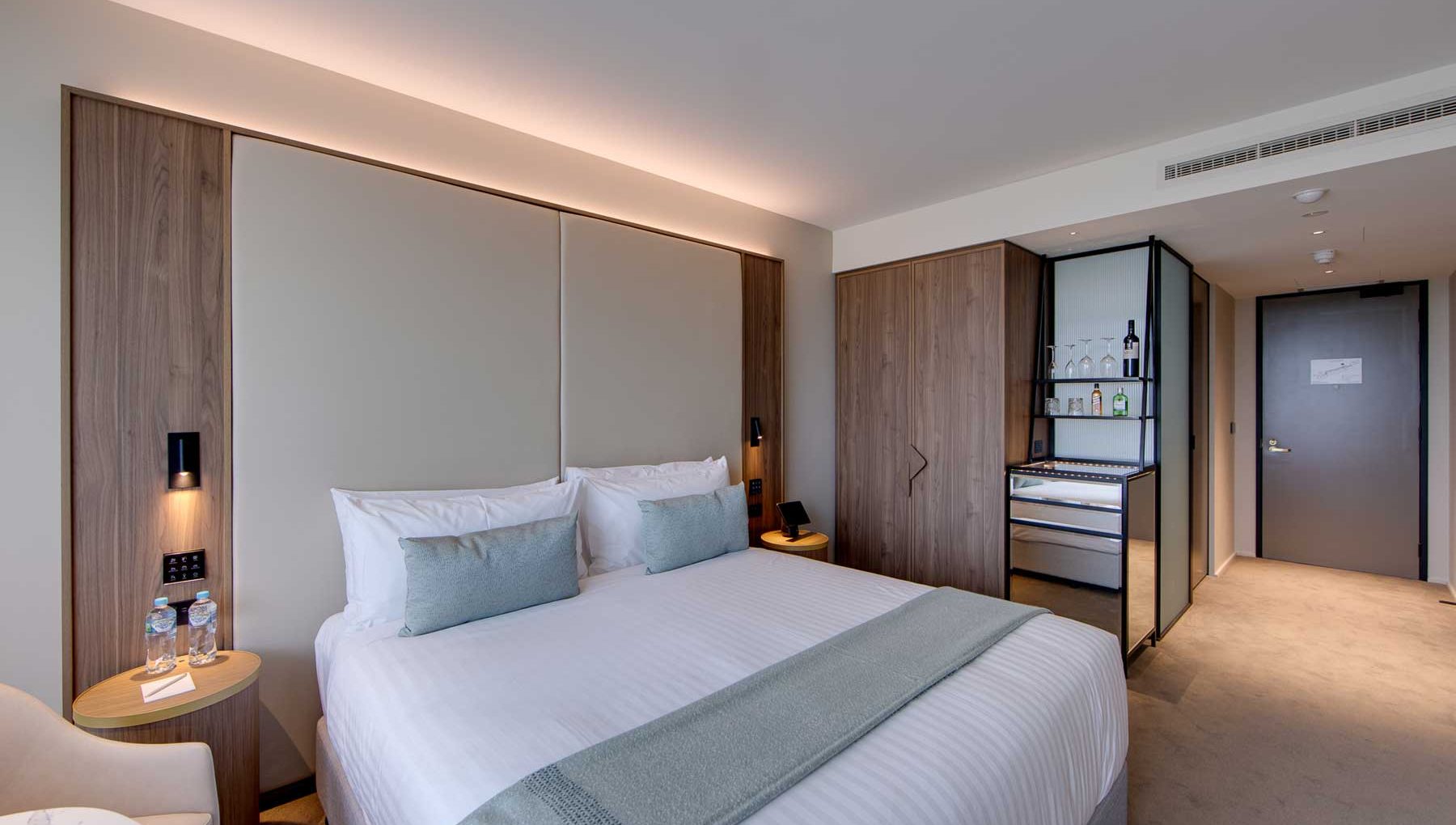 Accessible King Room - Oval Hotel