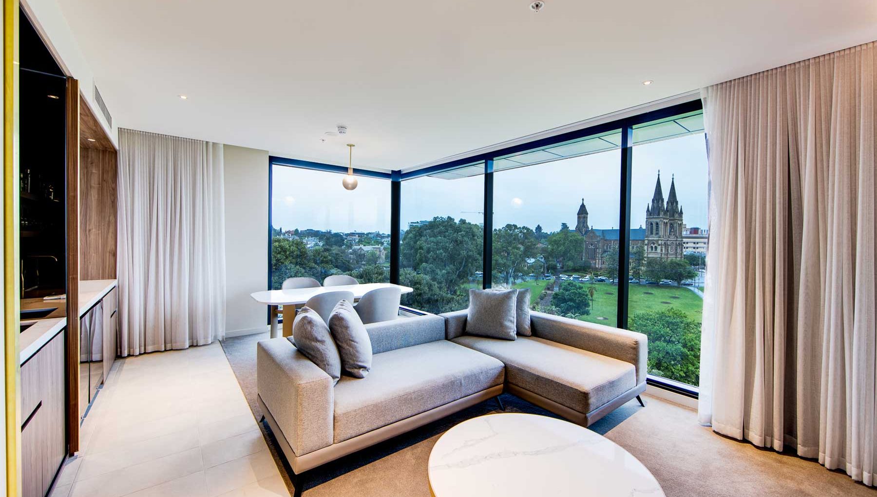 Cathedral Suite - Lounge and View 2 - Oval Hotel