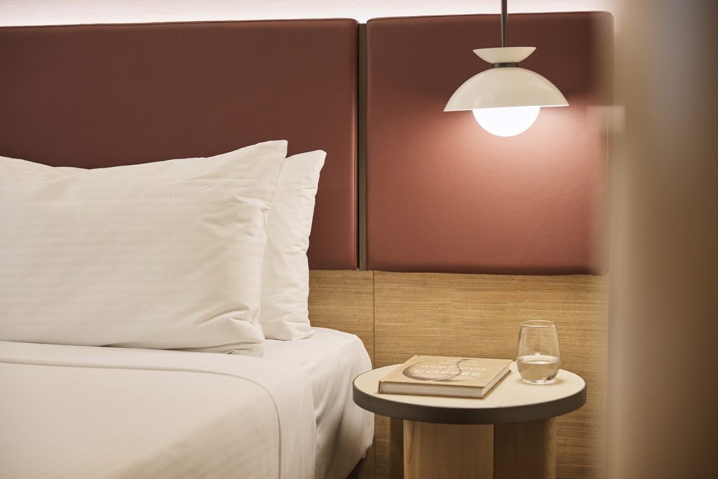 Atrium Queen Room - Image 2