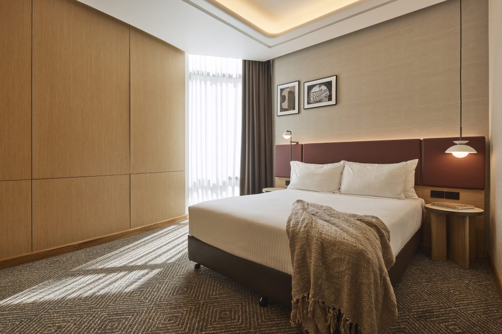 Premium Queen Room - Image 1