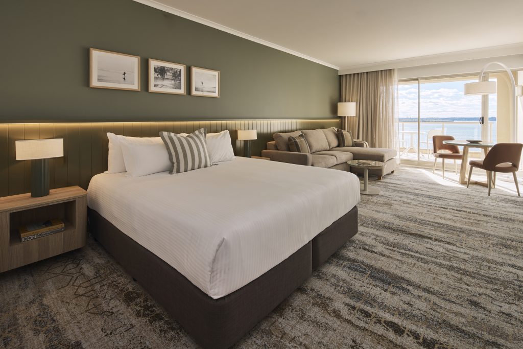 Deluxe Water View King - Image 1