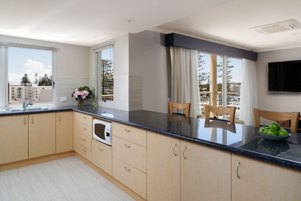 Three Bedroom Water View - Image 3