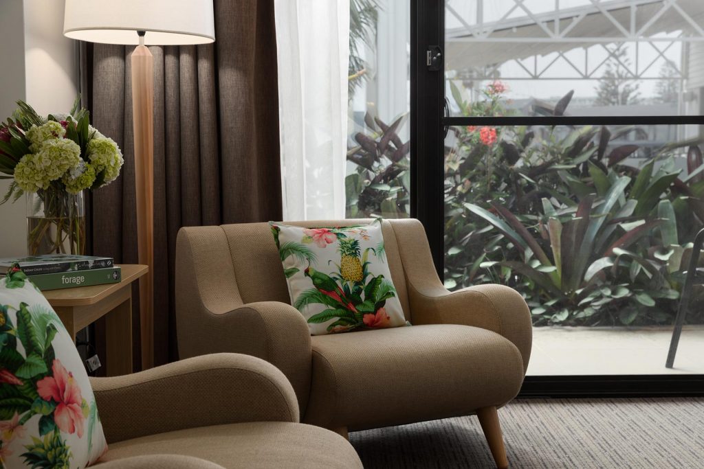 Garden View King Room - Image 3