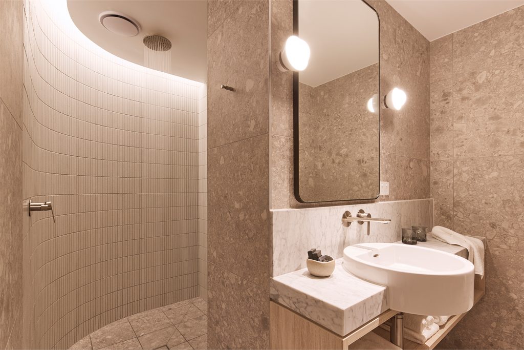 Rydges Superior Room - Image 2