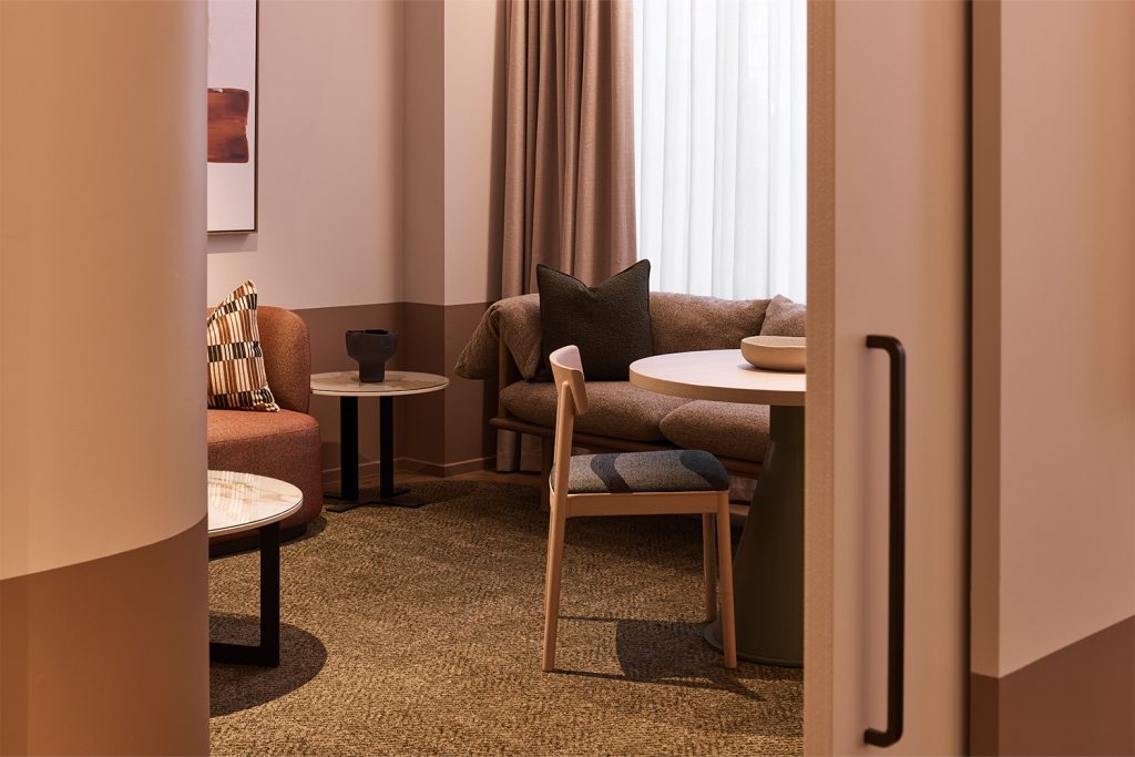Rydges Twin King Suite - Image 2