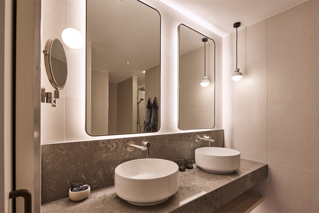 Rydges Executive Suite - Image 3
