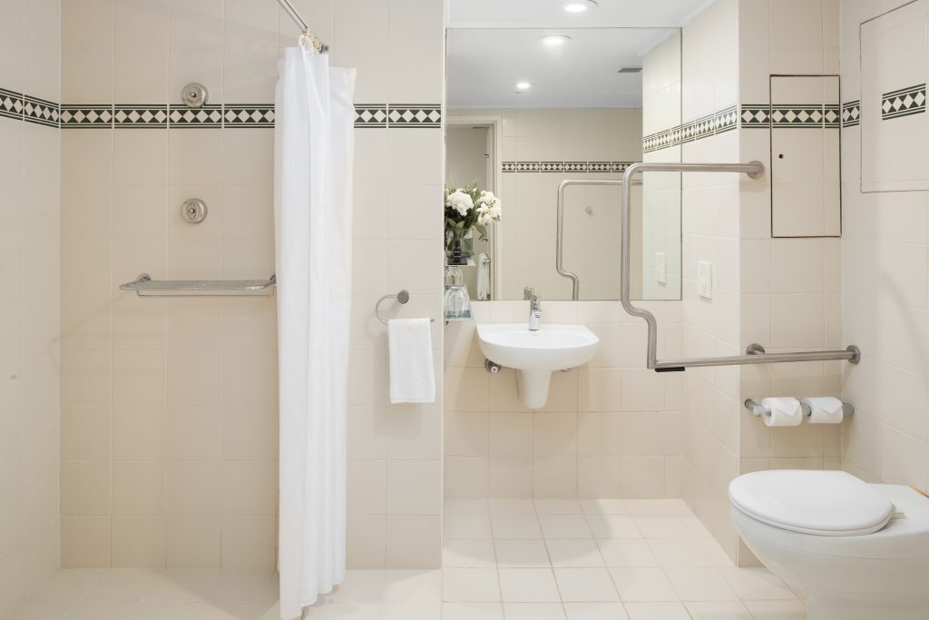 Accessible King Room - Image 2