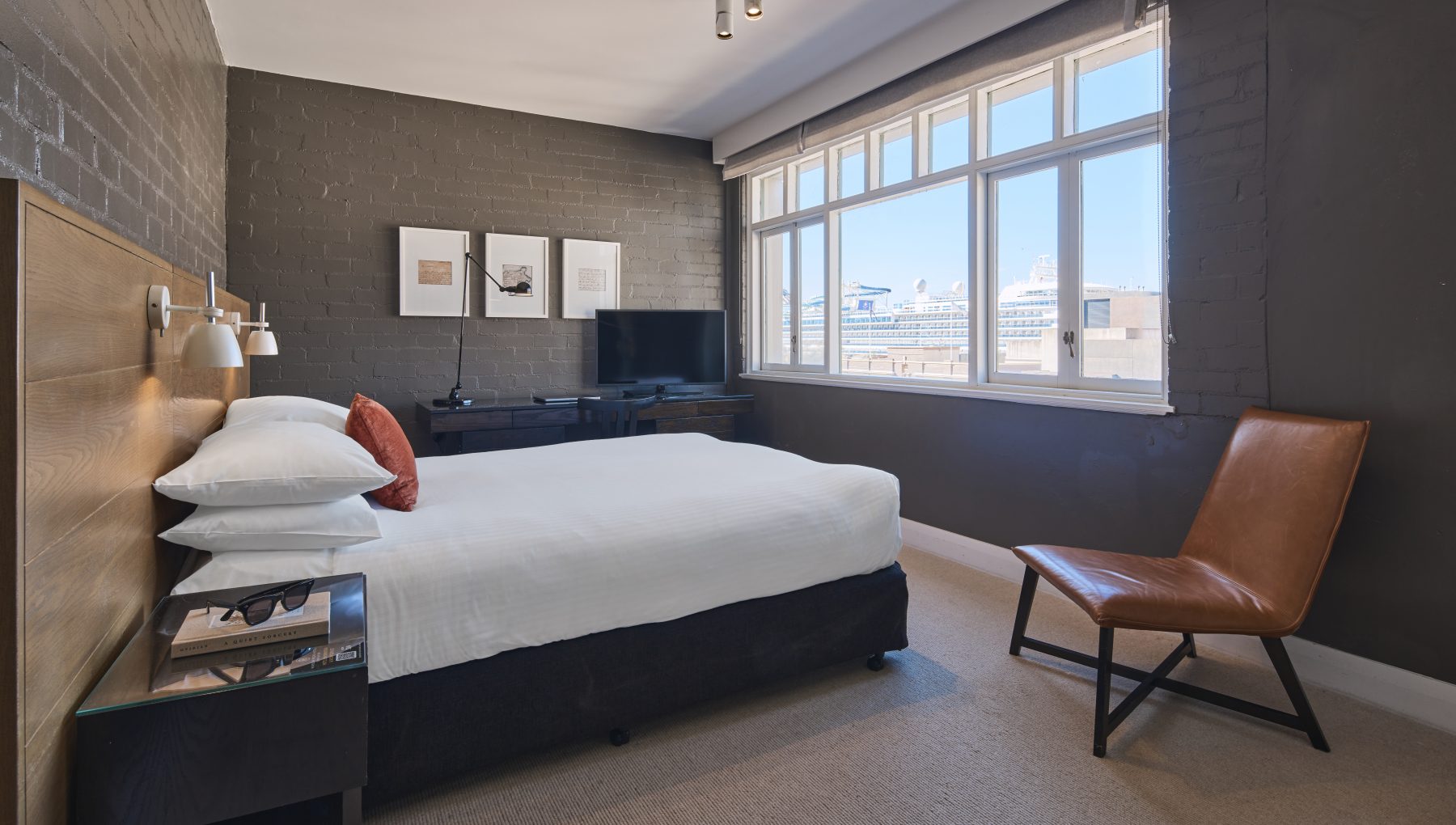 Heritage Queen Room