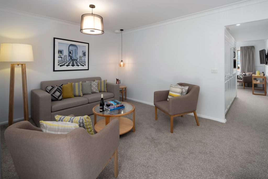 Manor King Room - Image 3