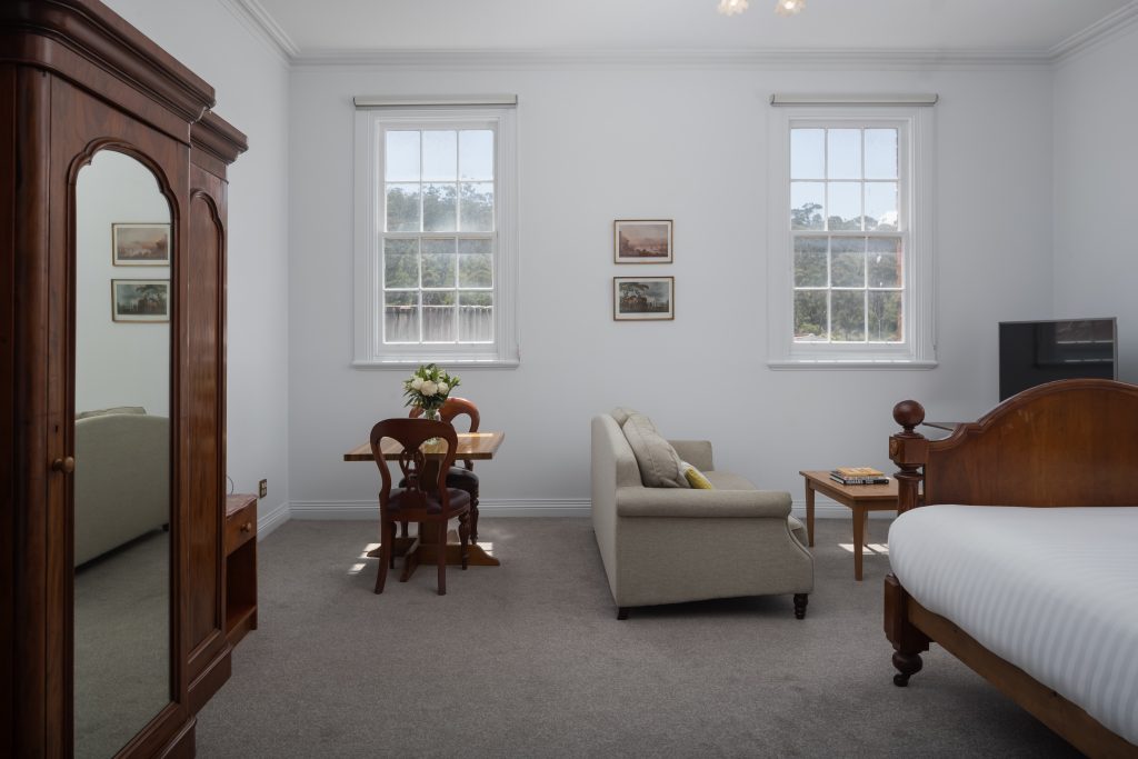 Executive Antique Room - Image 1