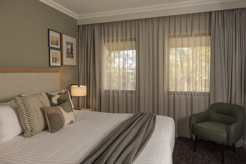 Executive One Bedroom Spa Apartment - Image 1