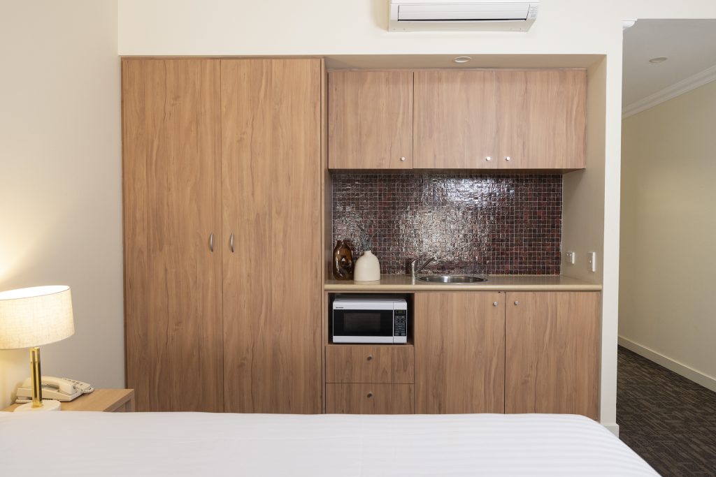 Deluxe King Spa Studio - Image 3