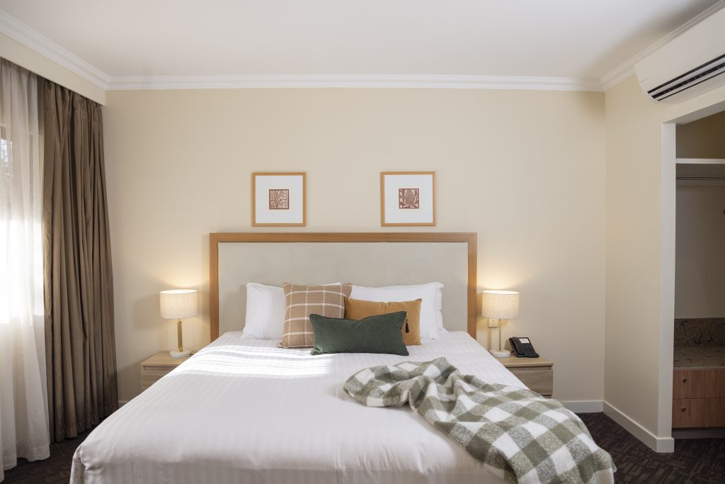 Executive One Bedroom Spa Apartment - Image 2