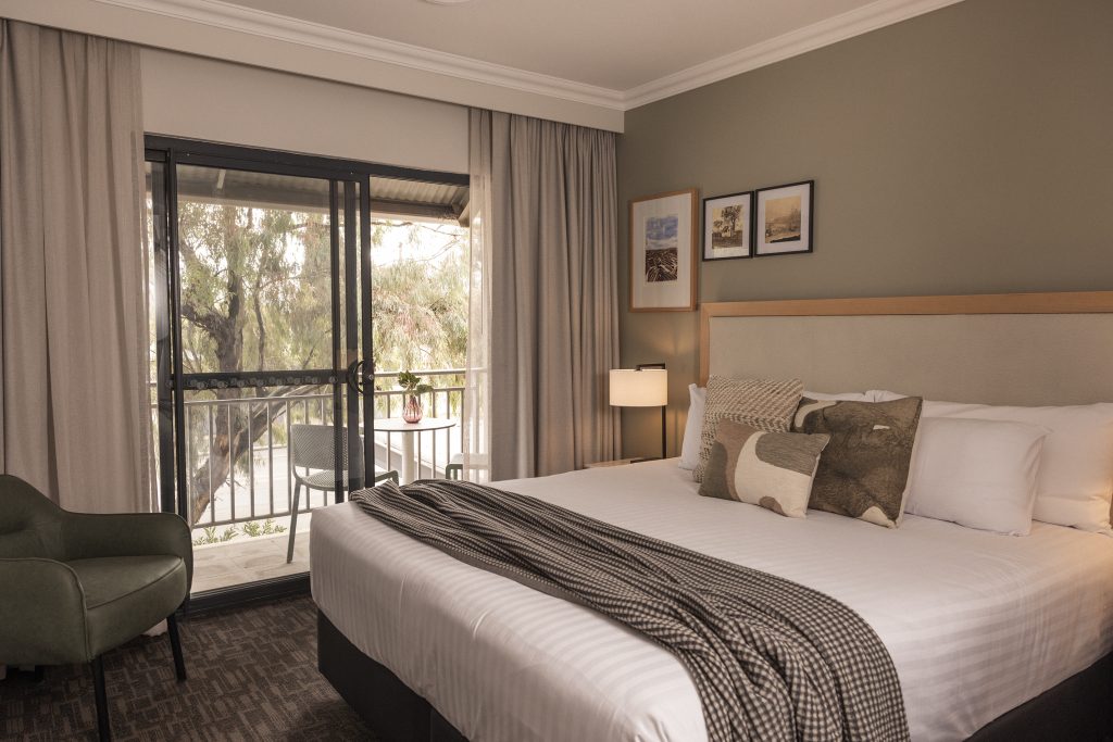 Executive One Bedroom Spa Balcony Apartment - Image 1