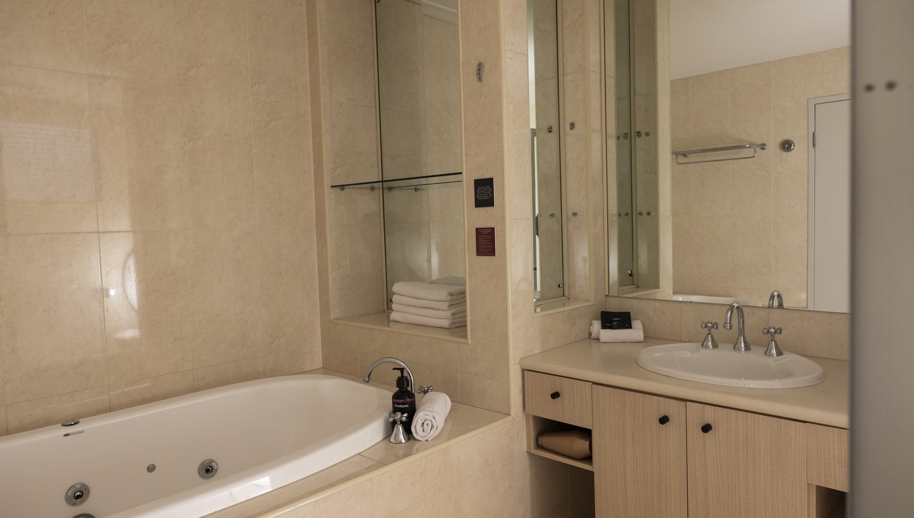 Executive One Bed Spa