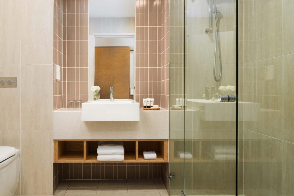 Rydges Campbelltown - Executive King Room - Bathroom