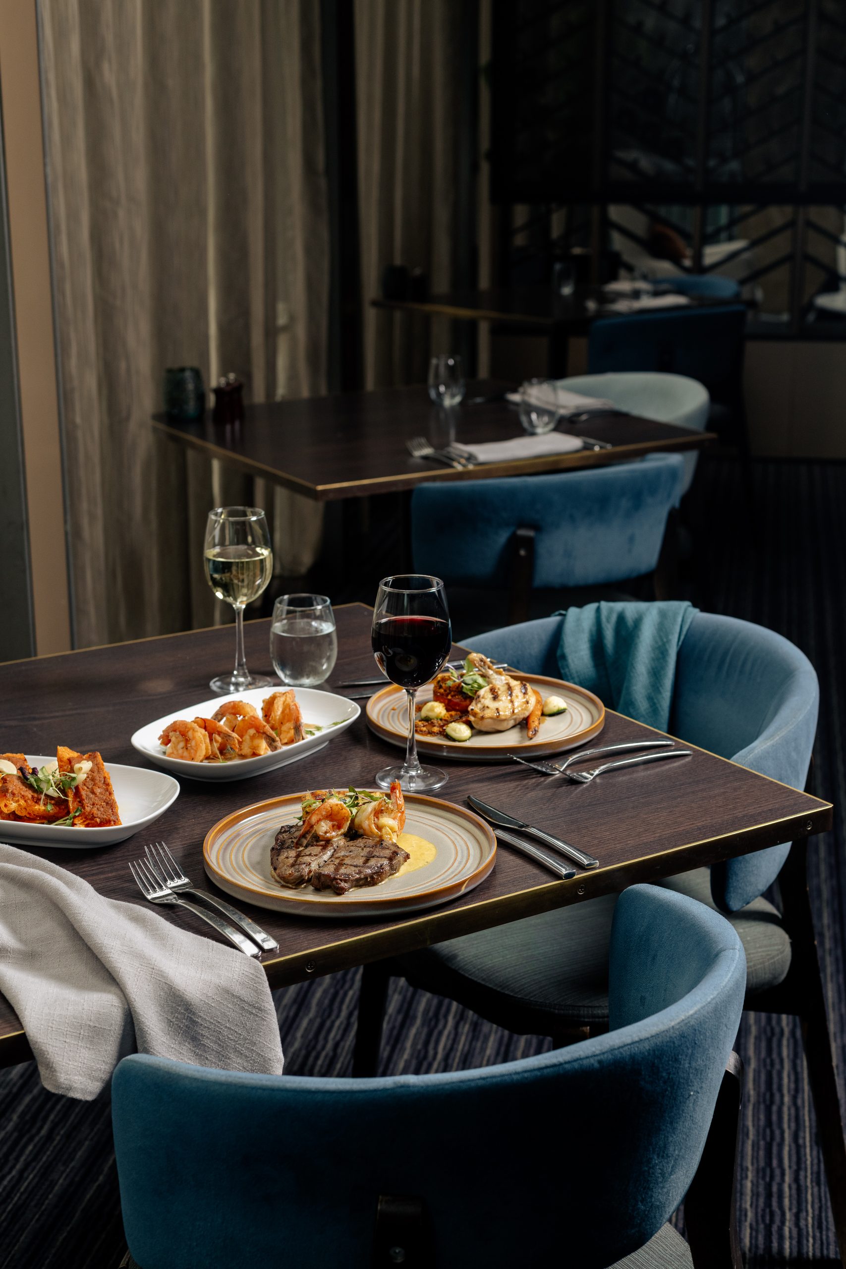 OTIS Restaurant & Bar