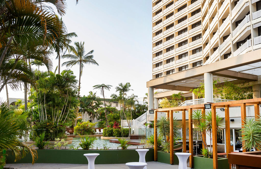 Fire & Icet Terrace - Rydges Esplanade Resort Cairns