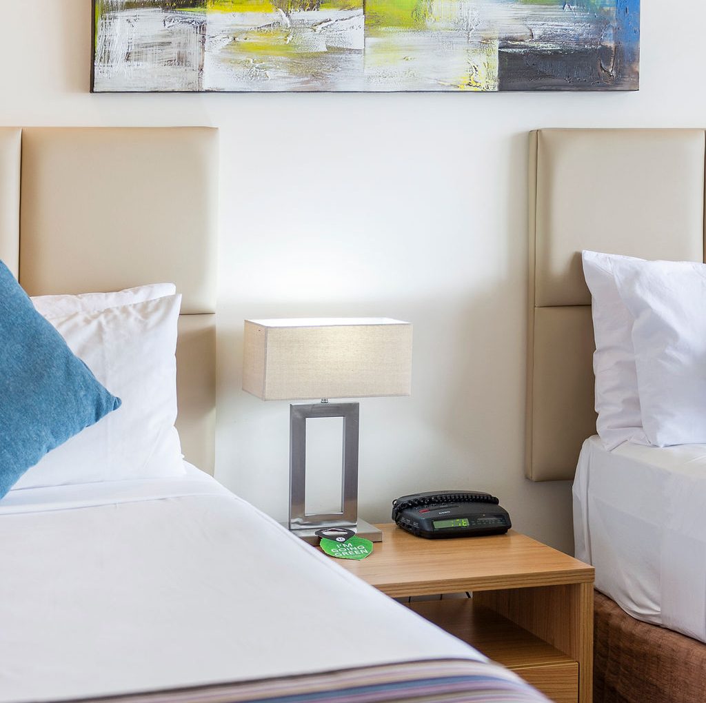 Twin Room - Rydges Esplanade Resort Cairns