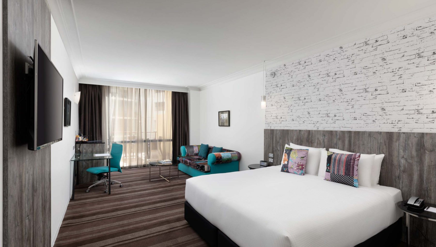 Rydges Sydney Central - Balcony Room - Bed