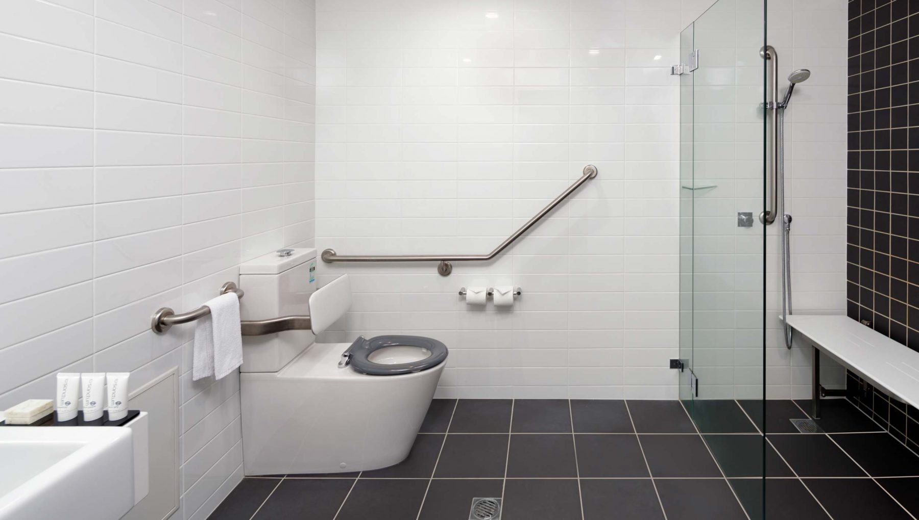 Rydges Sydney Central - Accessible Room - Bathroom