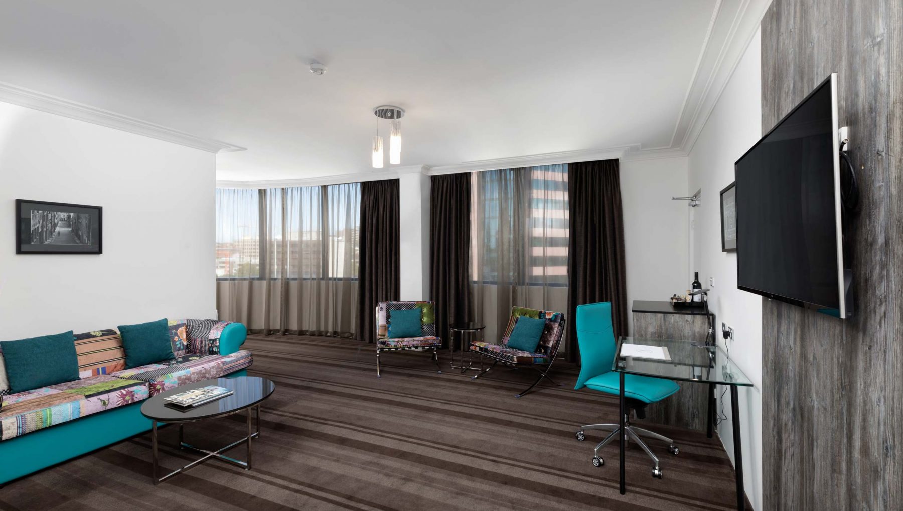 Rydges Sydney Central - Executives Suites - Living Room