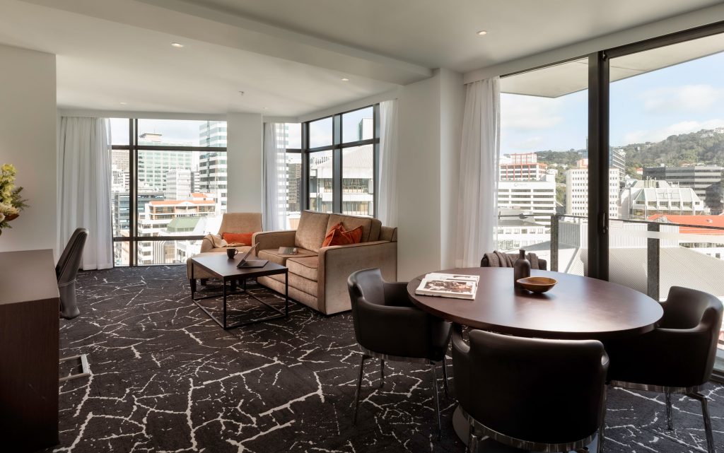 Deluxe King Suite - Image 3