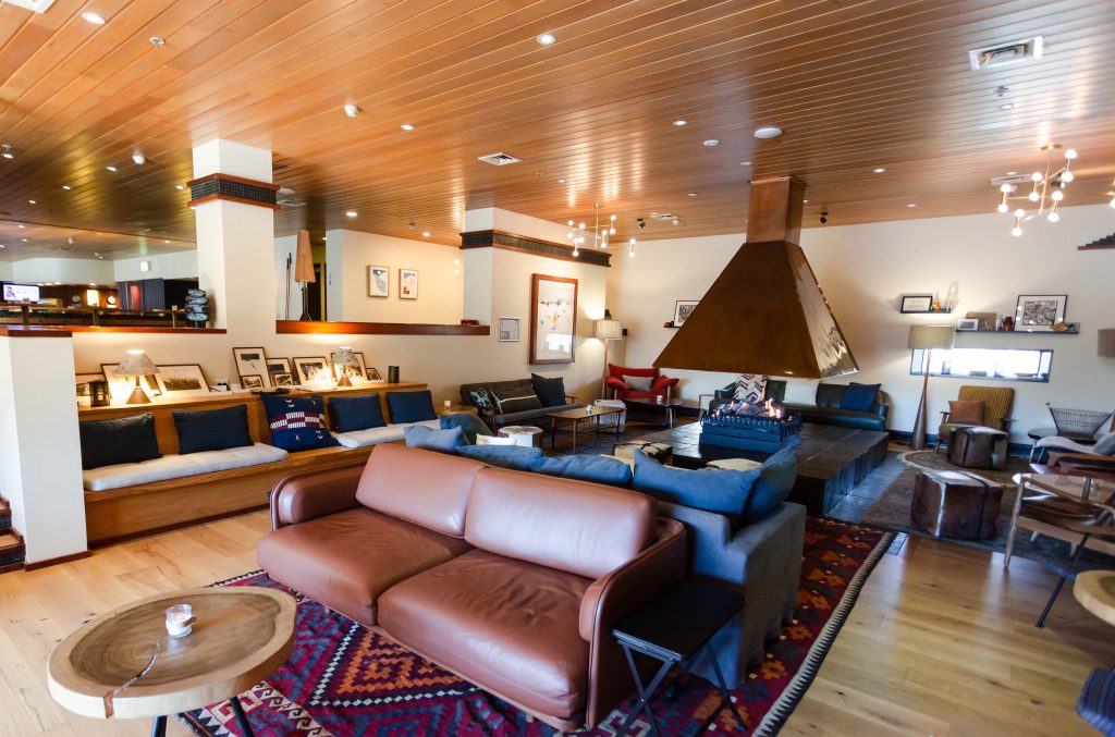 Lounge Bar