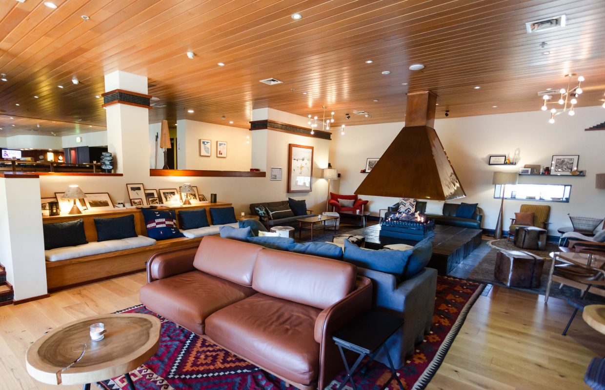 Lounge Bar