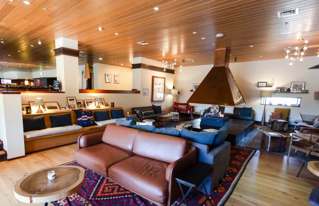 Lounge Bar