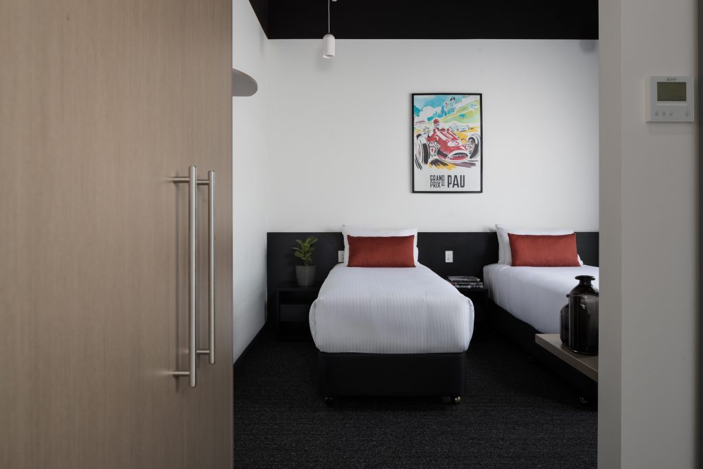 Paddock Twin Room - Image 1