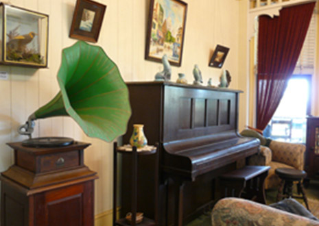 Greenmount Homestead - Piano and Phonograph