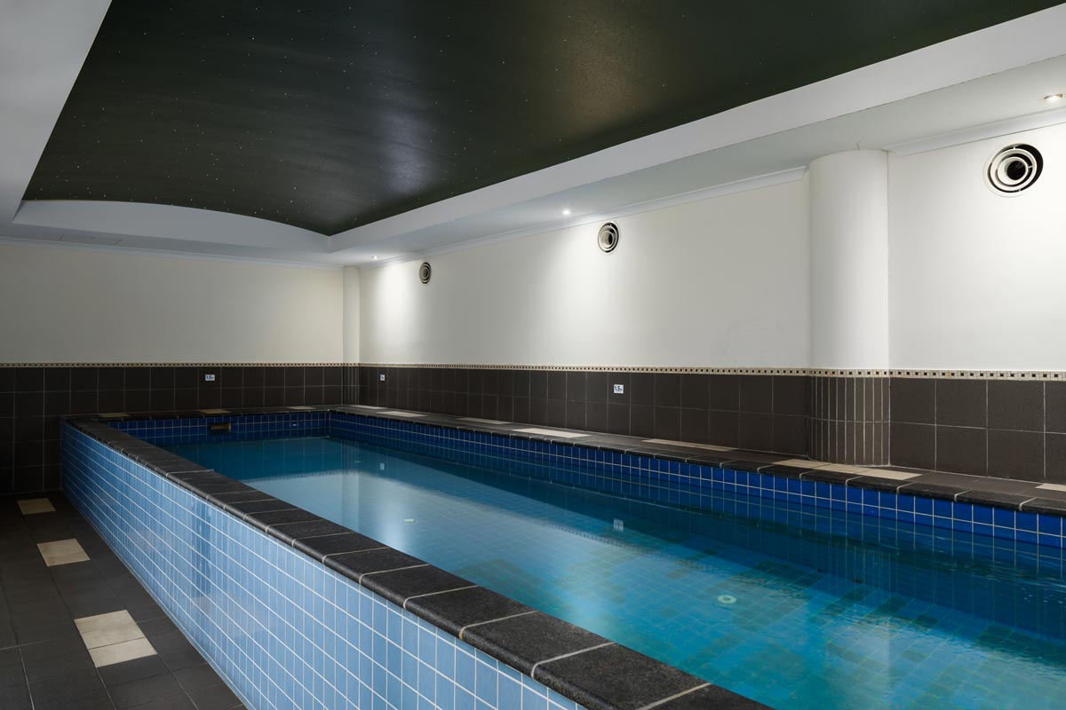 Indoor Pool - Rydges Mackay Suites