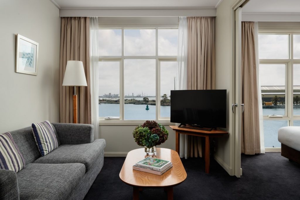 Accessible Harbourside Suite - Image 2