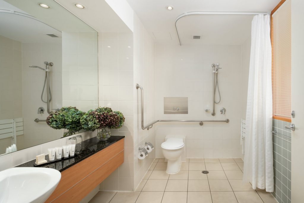 Accessible Harbourside Suite - Image 3