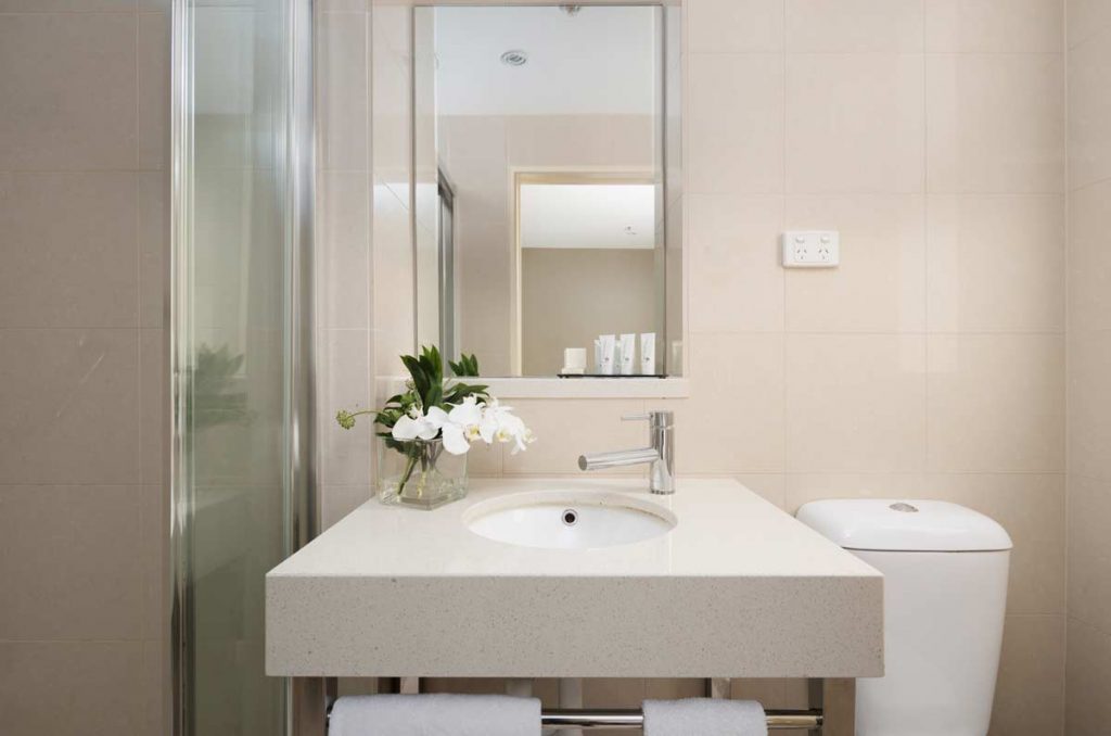 Heritage King Single Room - Image 2