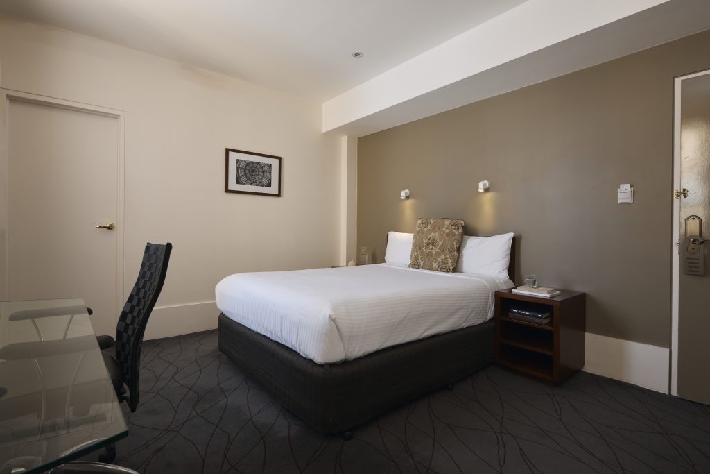Heritage Queen Room - Image 1