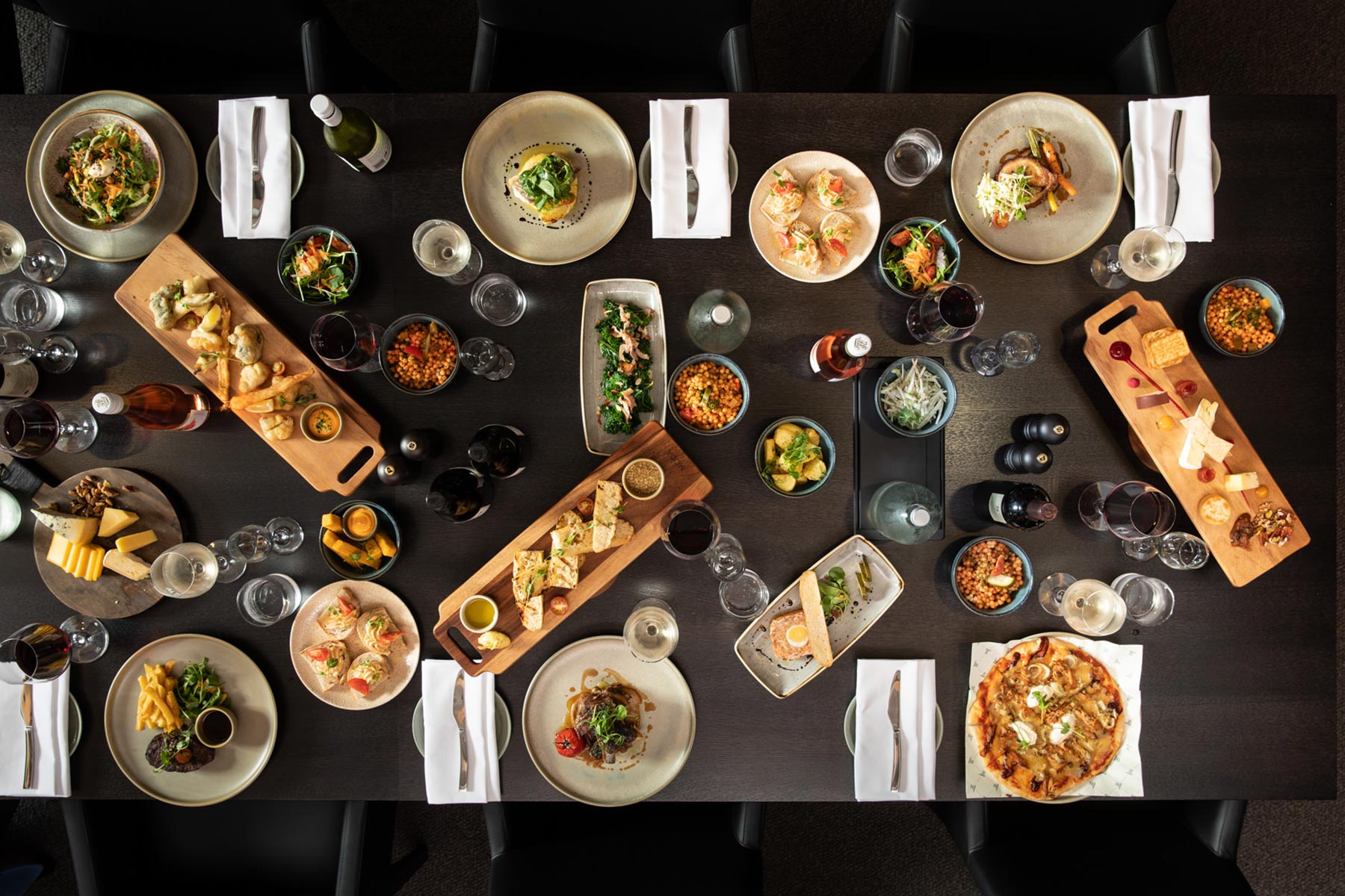 Peloton Bar & Eatery