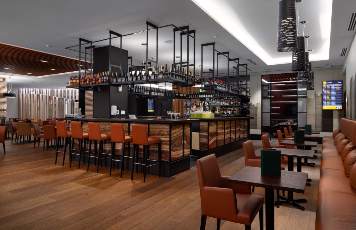 Whiskey Lima Golf Bar