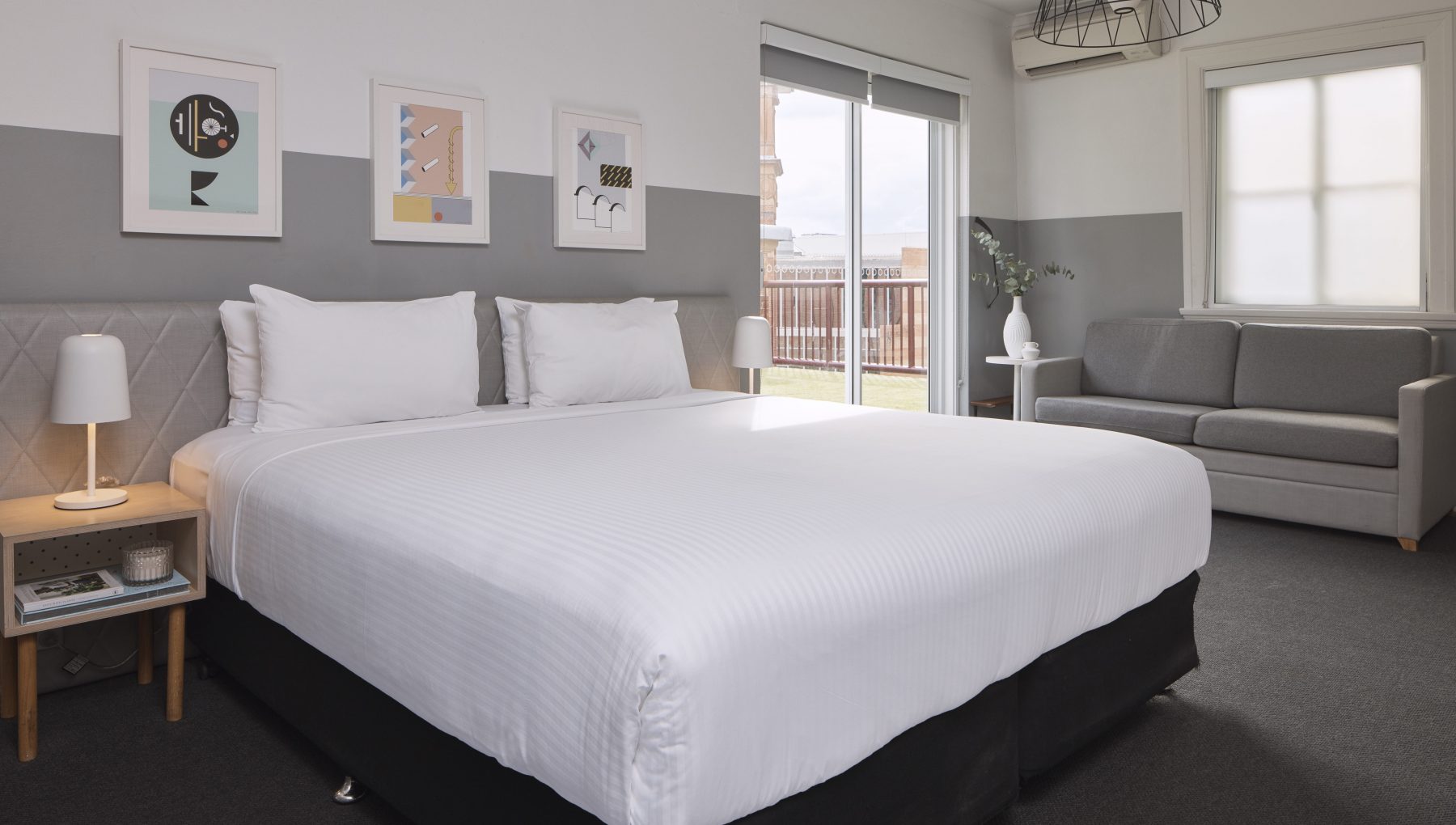 Rooms & Suites - Main image