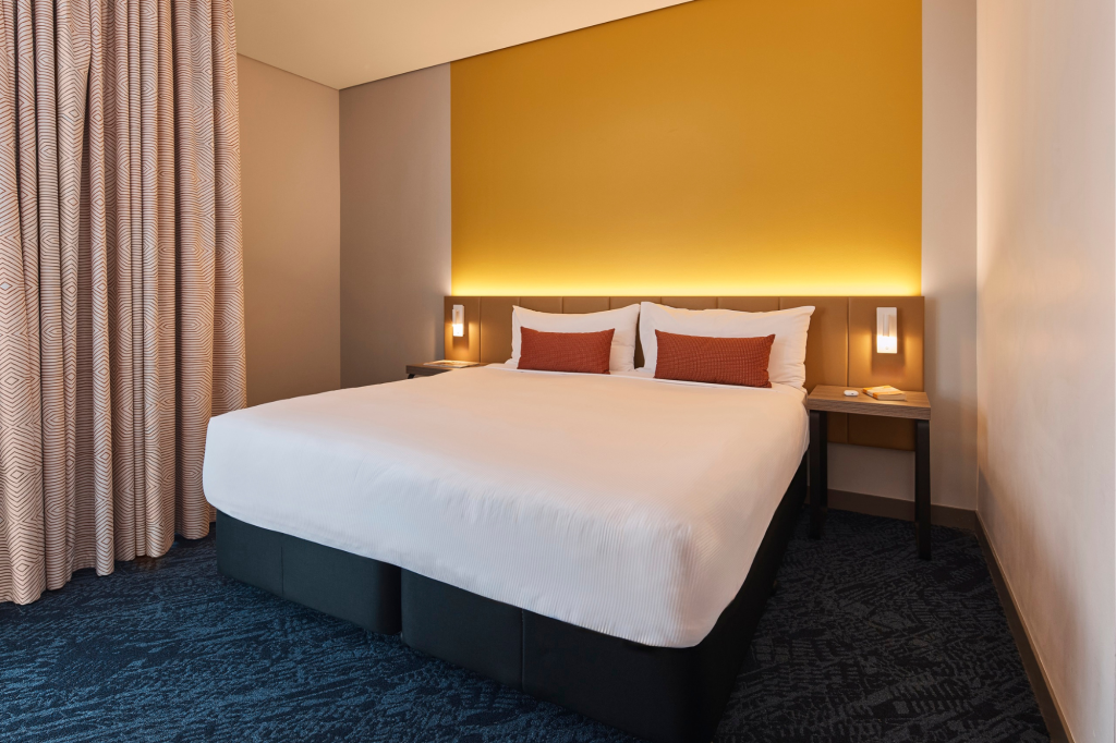 Airport View Family Suite - Image 2