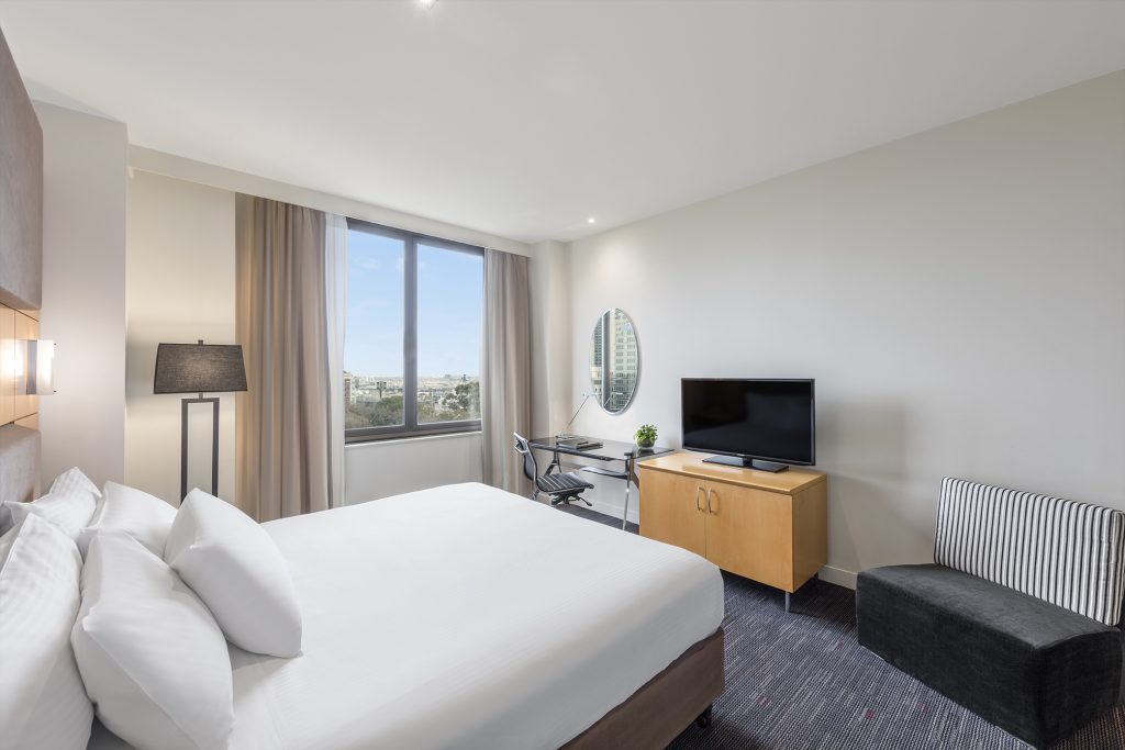 Superior Parkview King Room - Image 2
