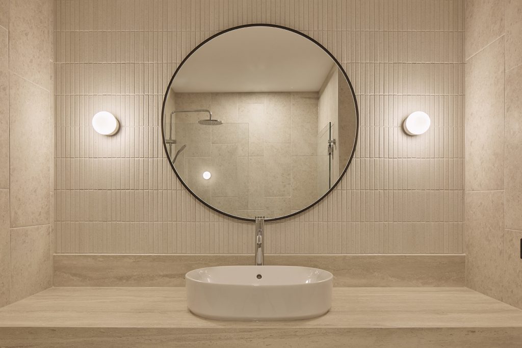 Deluxe Family Suite - Image 2