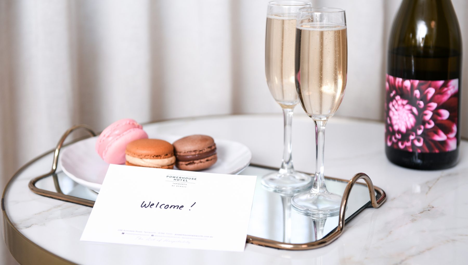 Love De Luxe Package